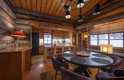 Saariselka Apartment | Kuukkeli Log Houses Teerenpesä - Premium Suite A48
