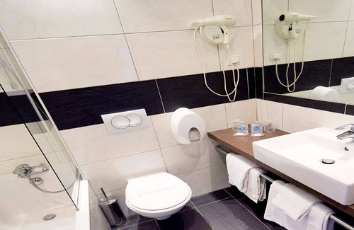 Secteur 3 Hotel | Kyriad Grenoble Centre