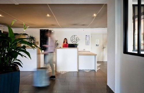 Saint-Genis-Laval Hotel | Kyriad Lyon Sud - Saint Genis Laval