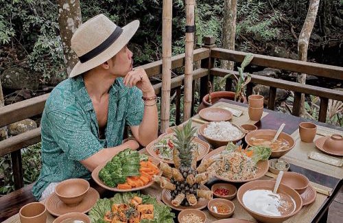 Uong Bi Hotel | Làng Nương Yên Tử (Yên Tử Village)