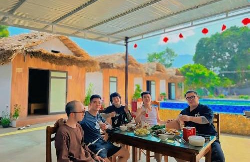 Van Chan Hotel | Lực Vĩ Homestay & Hot Spring Yên Bái