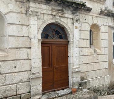 Montaigu-de-Quercy Apartment | L'élégant T3 coeur du village parking facile