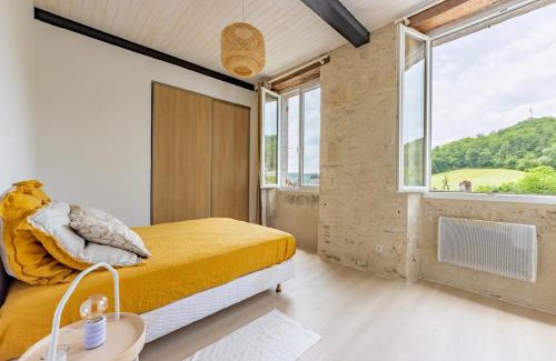 Montaigu-de-Quercy Apartment | L'élégant T3 coeur du village parking facile