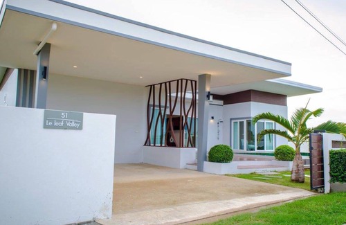 Hin Lek Fai Villa | L.A. Pool Villa Huahin