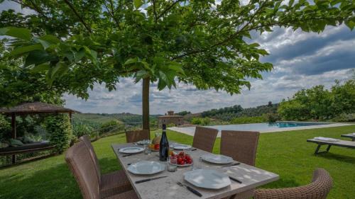 Gaiole in Chianti Villa | L'Agrifoglio