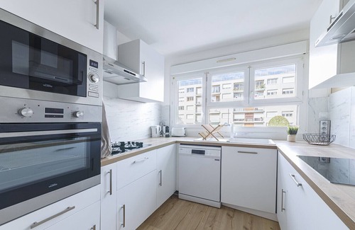 Laval Apartment | L'Alpha - Appartement 5 chambres Murat