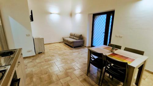 Fondi Apartment | L'Antico Borgo di Leonardo