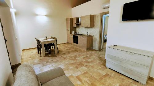 Fondi Apartment | L'Antico Borgo di Leonardo