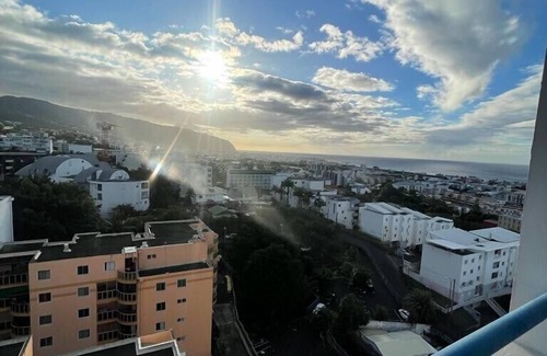 Sainte-Clotilde Apartment | L'appart dans les Nuages * Swimming pool * Panoramic views * Close to the airport