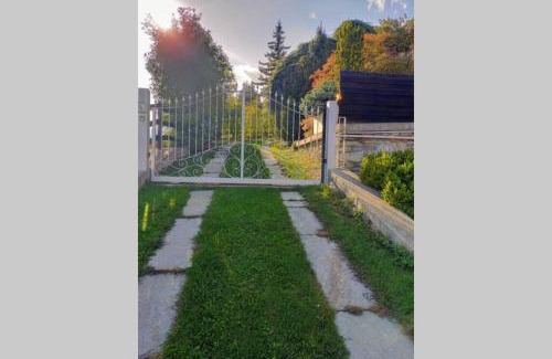 Montan-Angelin-Arensod House | L'Atelier du Temps - La Sarrolein