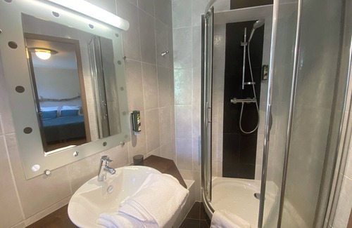 Muret-le-Chateau Hotel | l'Auberge du Château