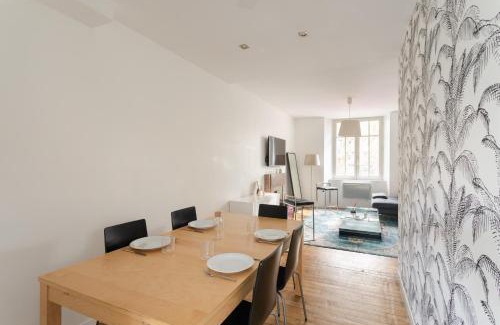 Bourg-l'Eveque Apartment | L'ECRIVAIN by Cocoonr