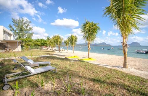 La Preneuse Apartment | L'Escale 3 bedrooms Sea View and Beachfront Suite by Dream Escapes