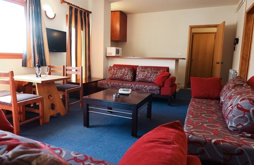 Kfardebian Apartment | L'Escale Du Mzaar