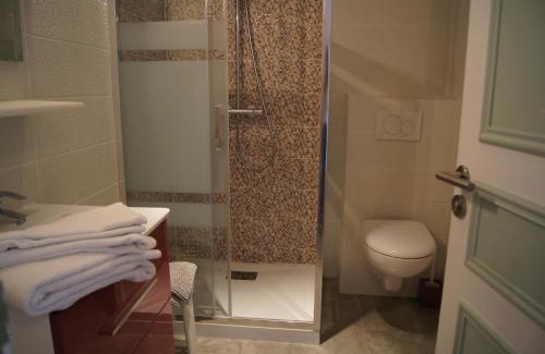 Saint-Arnoult-en-Yvelines Hotel | L'Harmony