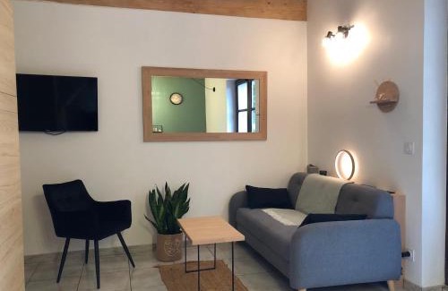 Saint-Antoine-l'Abbaye House | L'Hospitalier
