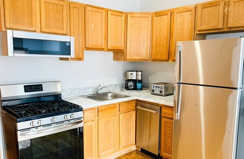 Bedford-Stuyvesant Apartment | πL@K!π Sunlit Utopia, 3 bedroom in 20ft wide brownstone