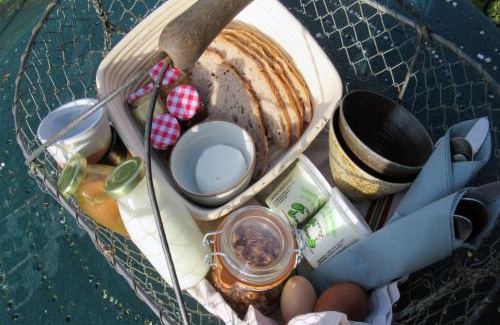 Dompierre Bed & Breakfast | L'Oisiveraie - Ecolieu dans le bocage normand