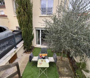 Plateau - Mont-Valerien Villa | L Olivier