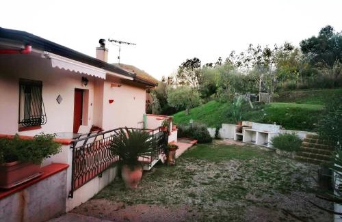 Caccamo House | L'Opuntia sul lago