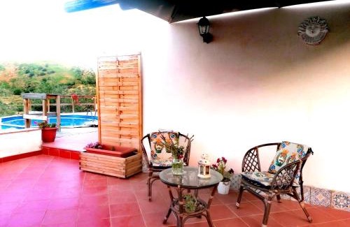 Caccamo House | L'Opuntia sul lago