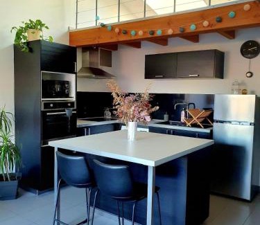 Roanne Apartment | L'Or du temps, appartement cosy