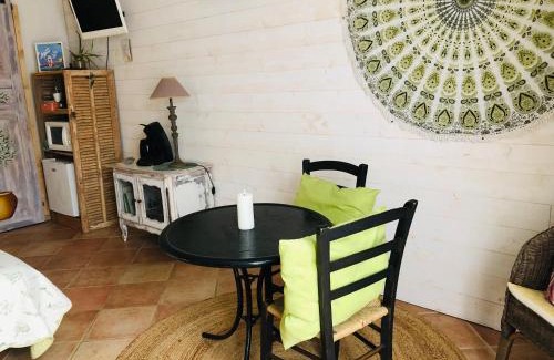 Besse-sur-Issole Bed & Breakfast | l'Oustaou B&B Piscine & Spa