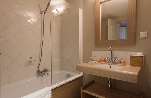 Vers-Pont-du-Gard Hotel | La Bégude Saint-Pierre