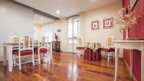 Toledo City Center Apartment | La Balconada de la Plata by Toledo AP