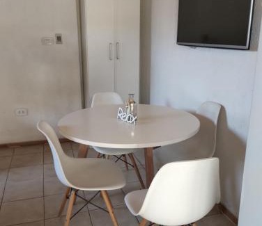 Mendoza City Center Apartment | LA BARRICA ESTUDIO, Departamento funcional, comodo, acogedor y completamente equipado en el Centro de Mendoza Capital, con hermosa terraza para disfrutar, No pierdas esta oportunidad!