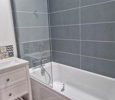 Saint-Manvieu-Norrey House | la bottellerie