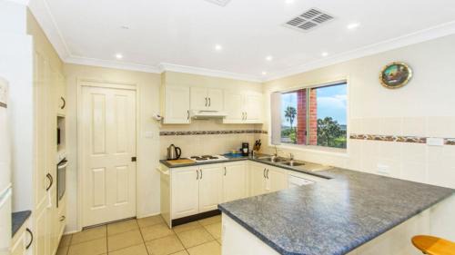 Ettalong Beach House | La Cabana - Ettalong Beach