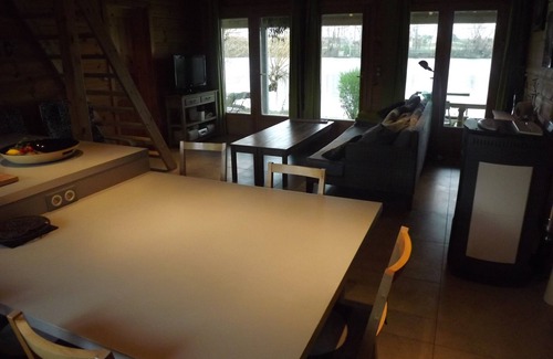 Aiguelèze House | La cabane aux pastels: wooden house with saltwater swimming pool and view of the Tarn river