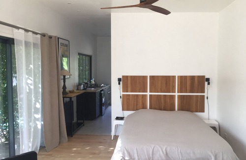Latresne House | La Cabane Studio 15 minutes from Bordeaux Center