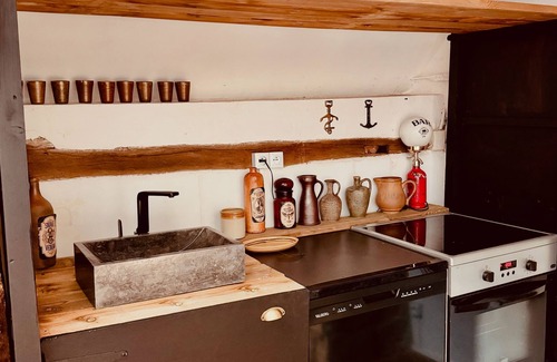 Montreuil-sur-Therain House | La cachette des pirates/unusual accommodation/movies and popcorn!