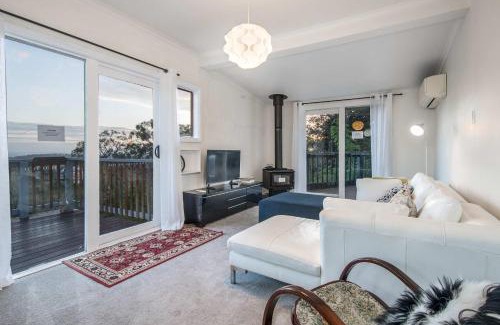 Upwey House | La Cachette in Upwey 3BR Retreat with Mountain Views