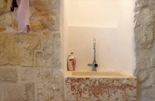 Old Town Cisternino Apartment | La Casa delle Rose by Typney