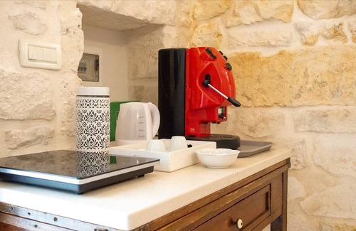 Old Town Cisternino Apartment | La Casa delle Rose by Typney