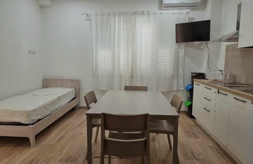 Tre Fontane House | La casa di Enzo 30 mt dal mare