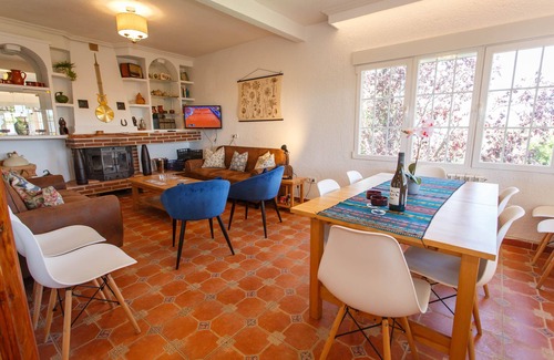 La Cabrera Ski Chalet | La Casa Pico de la Miel Incluye Piscina Privada de Agua Salada de 8 x 4 con Espectaculares Vistas