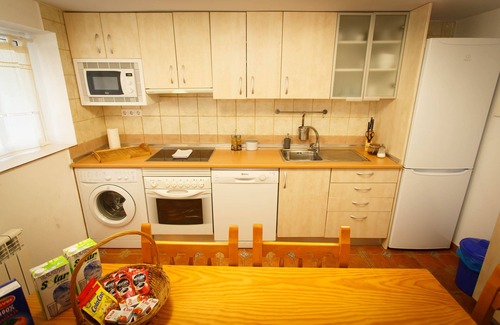 La Cabrera Ski Chalet | La Casa Pico de la Miel Incluye Piscina Privada de Agua Salada de 8 x 4 con Espectaculares Vistas