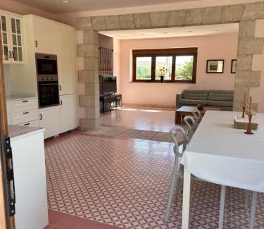 Sasamon House | La Casa Rosa