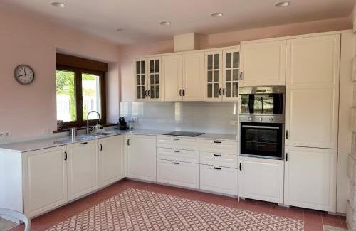 Sasamon House | La Casa Rosa