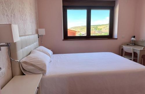 Sasamon House | La Casa Rosa