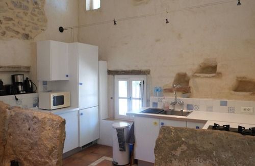 Valreas Cottage | La Chapelle, gîte with heated pool in Provence