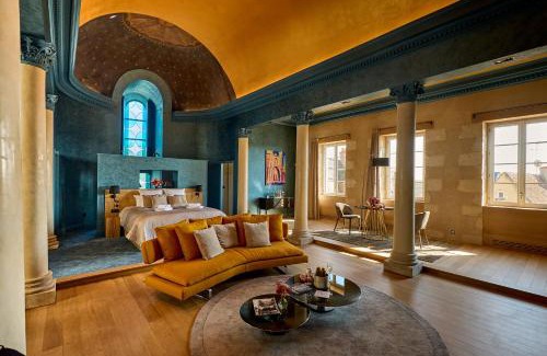 Nevers Apartment | La Chapelle, Les Suites du Palais, l'unique 5 étoiles de Nevers, Suite d'Exception, by PRIMO C0NCIERGERIE