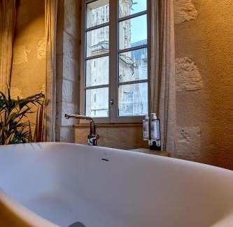 Nevers Apartment | La Chapelle, Les Suites du Palais, l'unique 5 étoiles de Nevers, Suite d'Exception, by PRIMO C0NCIERGERIE