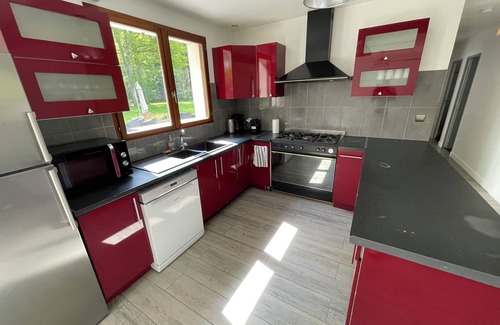 Tournan-en-Brie Villa | La Clairiere