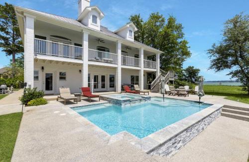 Montgomery House | La Costa Drive