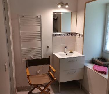 Vallon-sur-Gee House | La dépendance, petite maison au calme 1Chambre